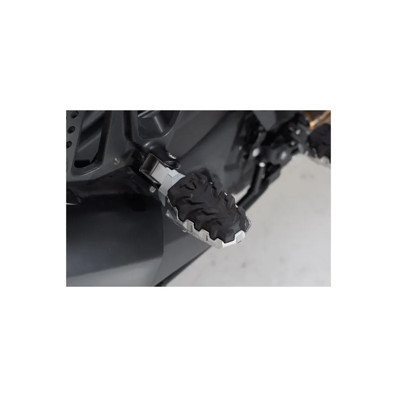 SW MOTECH Evolution Fußraste für Bajaj Cruise 11 Günstig